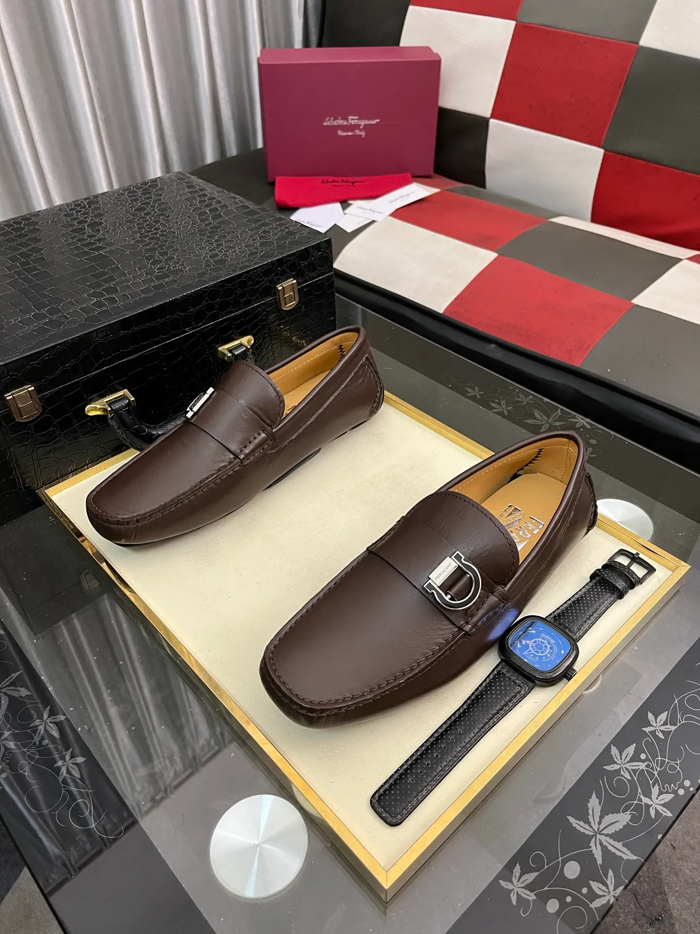 Men's shoes 💰560⌚️⌚️ Ferragamo [Ferragamo] new high-end quality framed shoes. The style is luxurious and elegant, with equal emphasis on practicality and style. We pay special attention to quality and details. The shoe last leather, workmanship and comfort are not inferior! Material: Imported first-layer soft cowhide leather upper ➕Genuine leather lining, code number: 38-446️⃣colors available